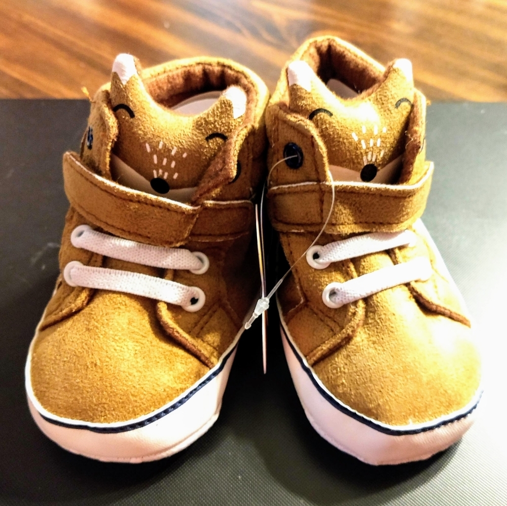 5/$30 Fox Baby Velcro Boots 12-18 Months